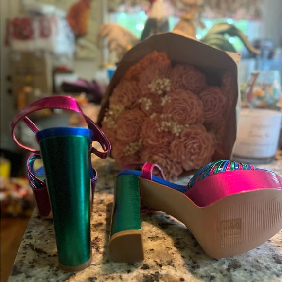 Azalea, Wang triple color platform heels, 7 - Picture 2 of 4